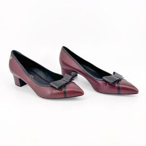 Chanel Pointed Toe Bow Pumps Size 38 US 7-7.5 Maroon Leather CC Mid Block Heel